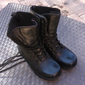 VIKTOS LAW DOG duty boots BRAND NEW never worn outside the house!!!!!